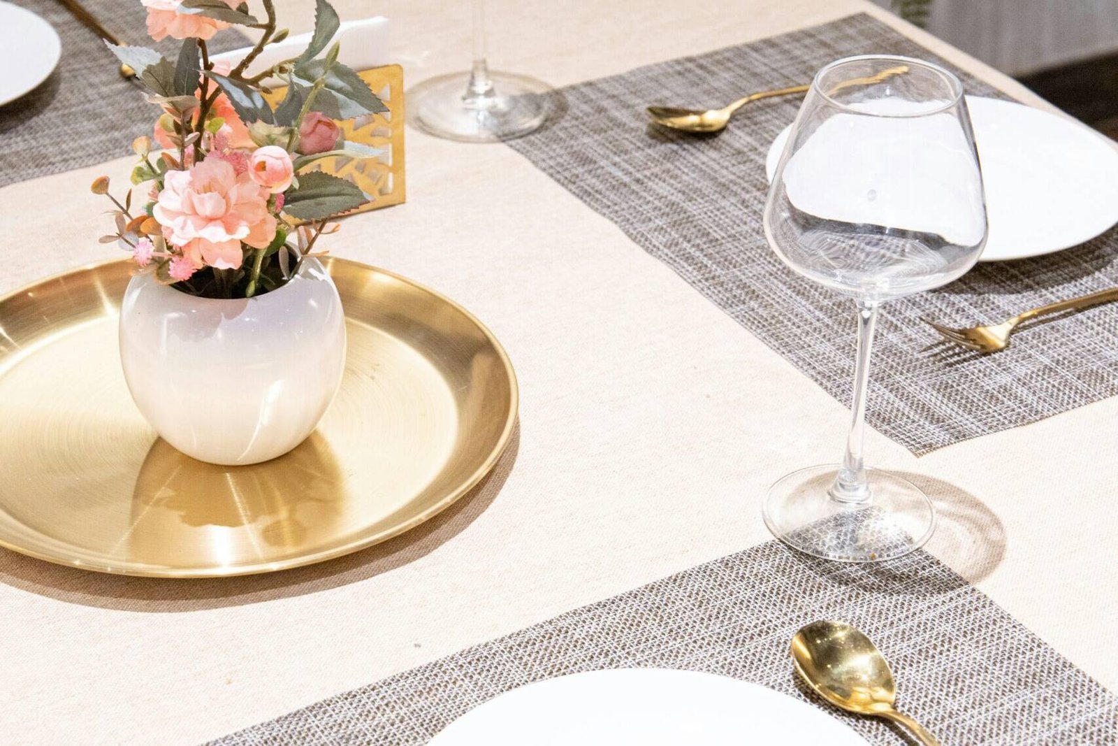 how to choose dinnerware set for your home